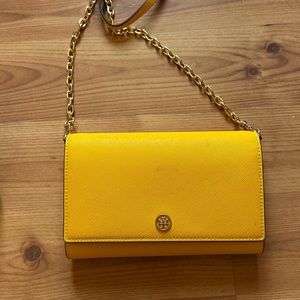 Torry Burch Walket on chain